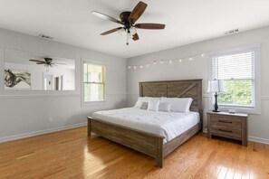 4 bedrooms, iron/ironing board, WiFi