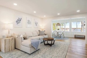 TV, fireplace, stereo, offices - Luxe Lakefront Home with Hot Tub (Knox)