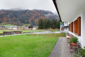 Property grounds - Apartment 'Haus Bergfrieden' with Mountain View, Shared Terrace and Wi-Fi (Au)