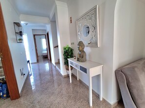 Interior - Villa "Albufeira Paradise" with Pool, Wi-Fi, Terrace, 800m from the Beach (olhos de agua)
