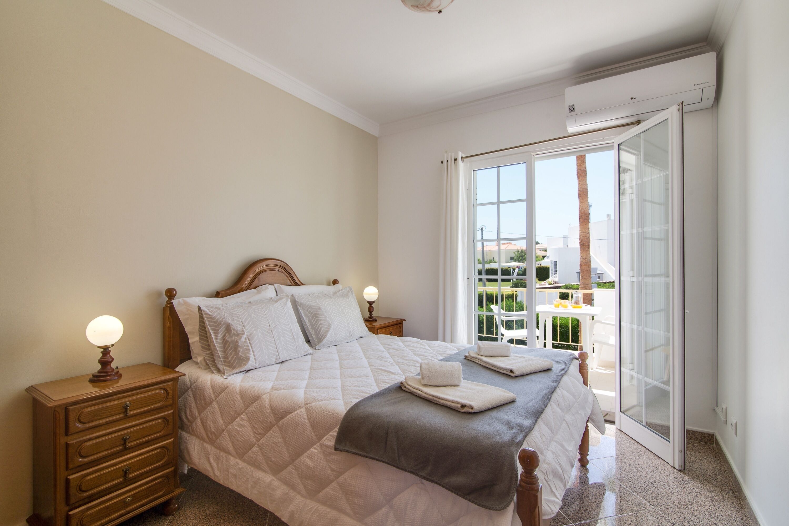 4 chambres, fer et planche à repasser, Wi-Fi gratuit, draps fournis