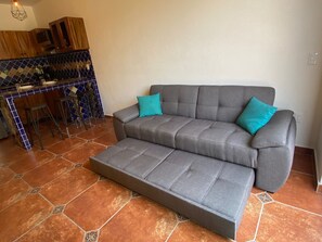 TV - A/C WIFI Zona Romantica Private Balcony Roof Top/Pool 5 Blocks from the beach (Puerto Vallarta)