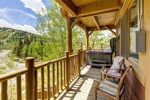Outdoor spa tub - Abode at Black Bear Lodge #201 | Private Hot Tub, DV Views, Steps to Trails (Park City)