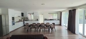 32-Zoll-Flachbildfernseher mit Kabelempfang, Fernseher