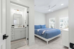 3 chambres, fer et planche à repasser, Wi-Fi gratuit, draps fournis