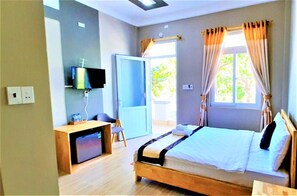 Superior Double Room | Desk - Hong Lien Hotel (Ho Chi Minh City)