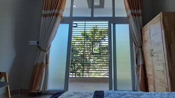 Superior Double Room | Desk