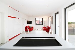 Unclassified image, 3 of 19, button