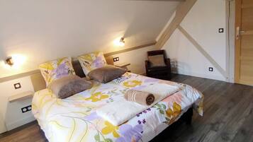 2 chambres, fer et planche à repasser, Wi-Fi gratuit, draps fournis