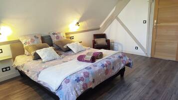2 chambres, fer et planche Ă repasser, Wi-Fi gratuit, draps fournis