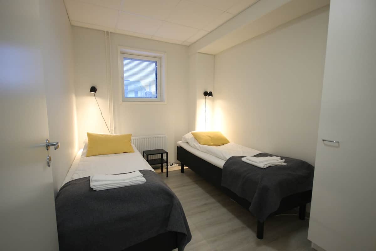 Leilighet – classic | Skrivebord, blendingsgardiner, strykejern/-brett og wi-fi (inkludert)