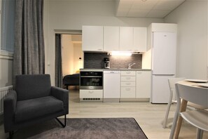 Classic Apartment | Private kitchen | Fridge, microwave, stovetop, dishwasher - Forenom Aparthotel Kuopio (Kuopio)