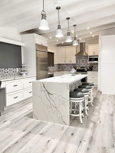 Extremely Luxurious Beach Getaway - 2blks to beach