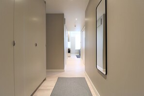 Departamento Confort | Decoración personalizada, muebles diferentes y cortinas blackout