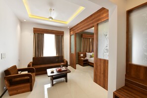 Mini-bar avec articles gratuits, coffres-forts dans les chambres