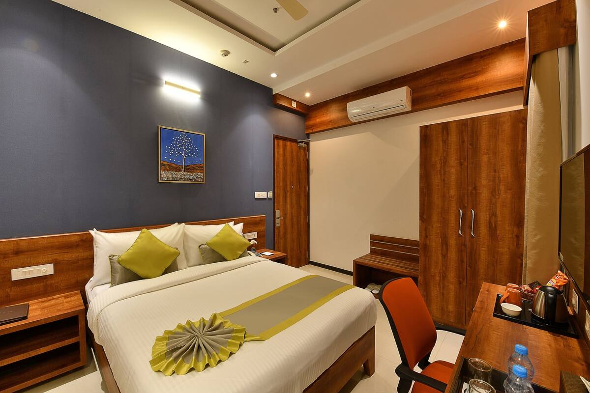Free minibar items, in-room safe, blackout curtains, soundproofing
