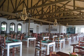 Breakfast, lunch, dinner served; local and international cuisine