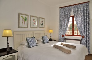 House, 3 Bedrooms (Blue Crane) | Iron/ironing board, bed sheets - De Hoop Opstal Houses (Overberg)