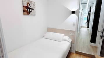 Single Room, Balcony | Egyptian cotton sheets, premium bedding, down comforters, desk