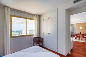3 chambres, fer et planche à repasser, Wi-Fi gratuit, draps fournis