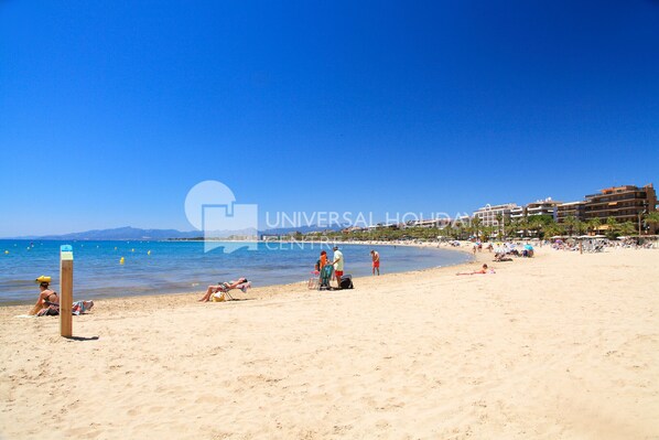 Platja a a prop