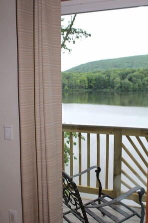 Interior - Holiday Lane-A Goodyear Lake Cooperstown getaway! (Maryland)