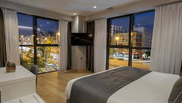 Classic Apartment | 1 bedroom, premium bedding, in-room safe, desk