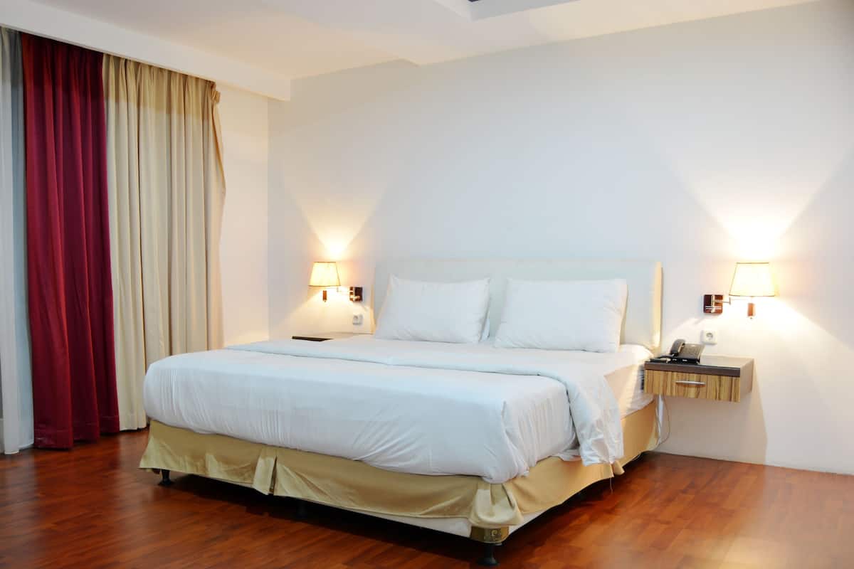 Ropa de cama de alta calidad, caja fuerte, escritorio y wifi gratis