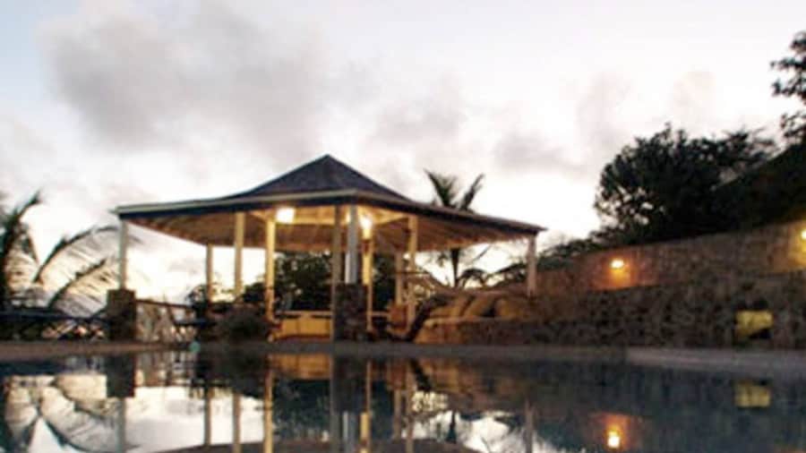 The Carib House 5 Bedrooms And Pool Close To Beach