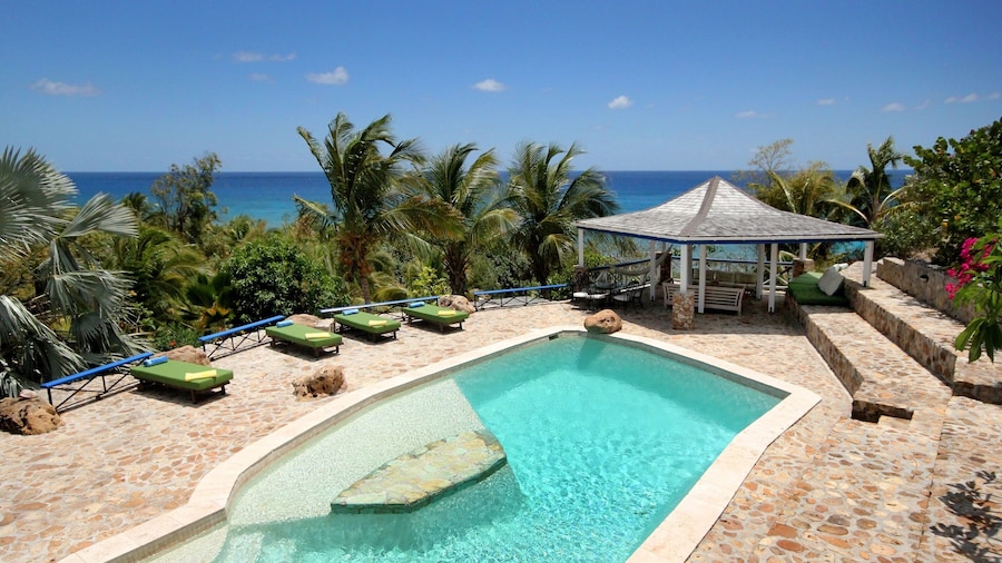 The Carib House 5 Bedrooms And Pool Close To Beach