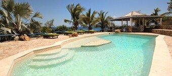 The Carib House 5 Bedrooms And Pool Close To Beach