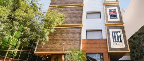 Fachada de la propiedad