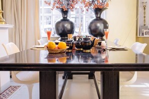 Apartment, 2 Bedrooms | Dining room - Apartment Naarden-vesting (Naarden)