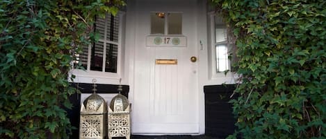 Apartment, 2 Bedrooms | Exterior detail