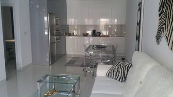 Una Smart TV, libros