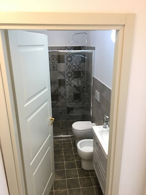 House, 2 Bedrooms | Bathroom | Hair dryer