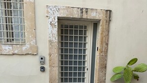 تفاصيل الفندق من الخارج