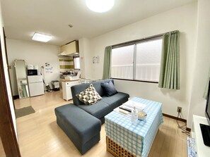 Apartemen (301) | Area keluarga | TV layar datar