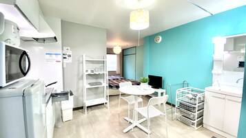 Apartment (302) | 1 bedroom, individually furnished, iron/ironing board, free WiFi