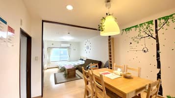 Apartment (201) | In-room dining