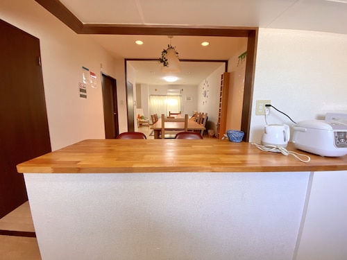 客室内のダイニングエリア