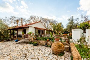 Front of property - The Fairytale House Seaside Retreat (Messini)