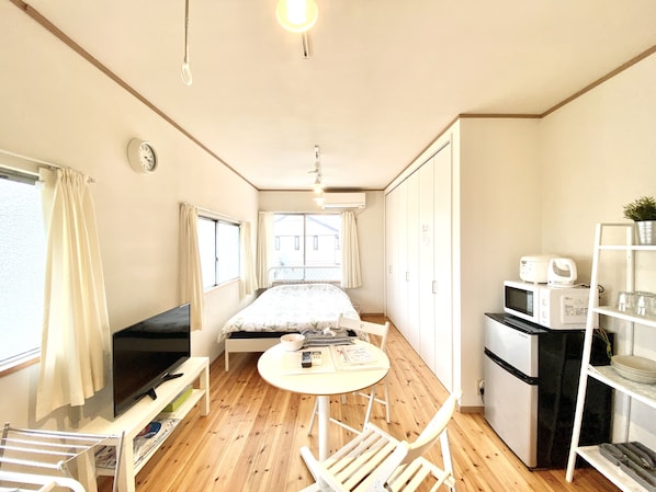 Apartment (205) | Essbereich im Zimmer
