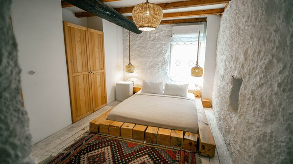 Standard Double Room | Bed sheets - Bo Alacati (Cesme)