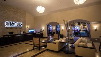 Apartment, 3 Bedrooms, Balcony, Mountain View | Lobi