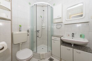 Bathroom | Shower - Apartments Anita Summer (Vodice)