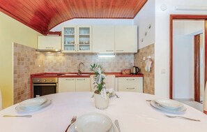 Cuisine privée | Réfrigérateur, plaque de cuisson, lave-vaisselle, machine à expresso