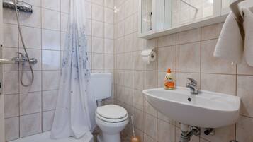 Bathroom | Shower