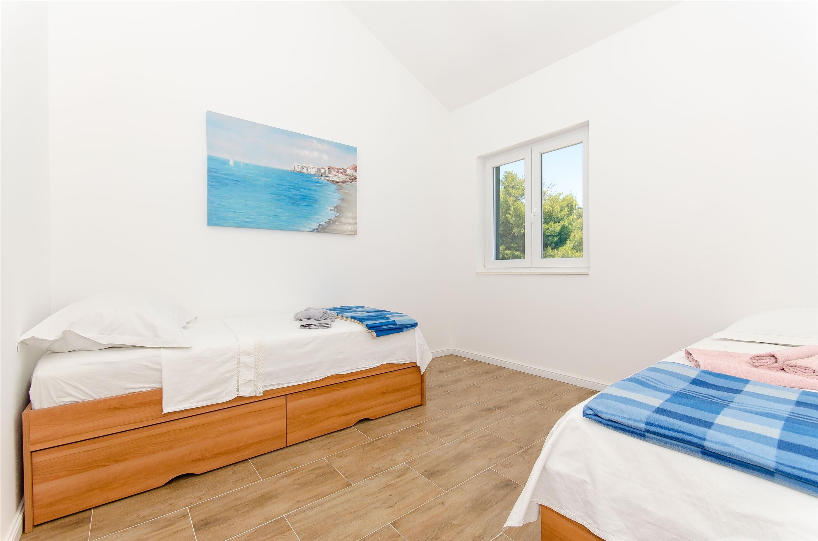 4 chambres, fer et planche à repasser, accès au Wi-Fi (inclus)