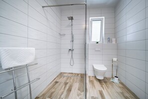 Apartment (A2) | Bathroom | Shower - Apartments Ivana (Rab)